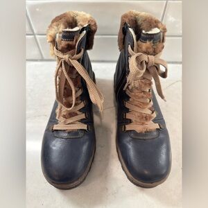 Rieker Navy and Tan Fur-Lined Boots